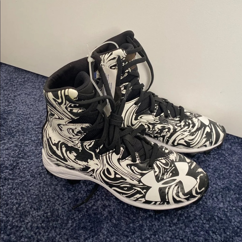 NWOT Boys football cleats